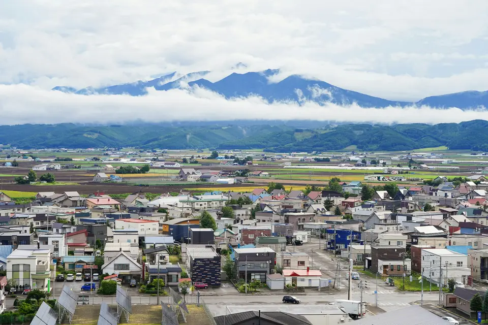 Aerial portrait in the landscape · Hokkaido — 3